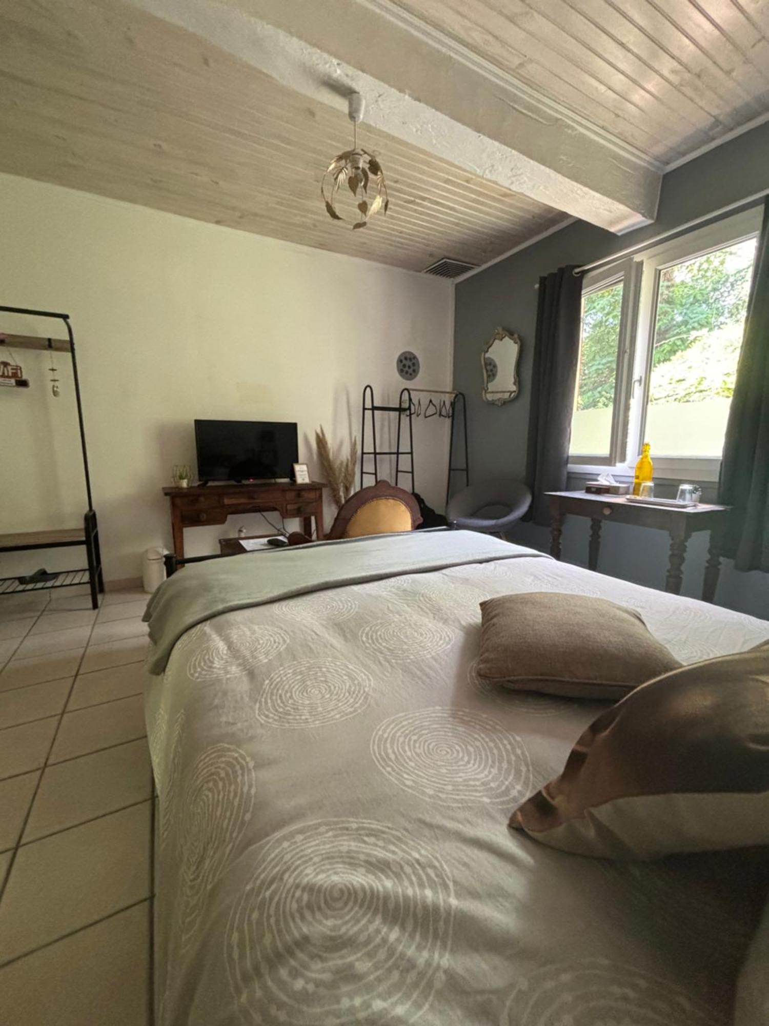 Laujuzan Domaine Pierrot Bed & Breakfast エクステリア 写真
